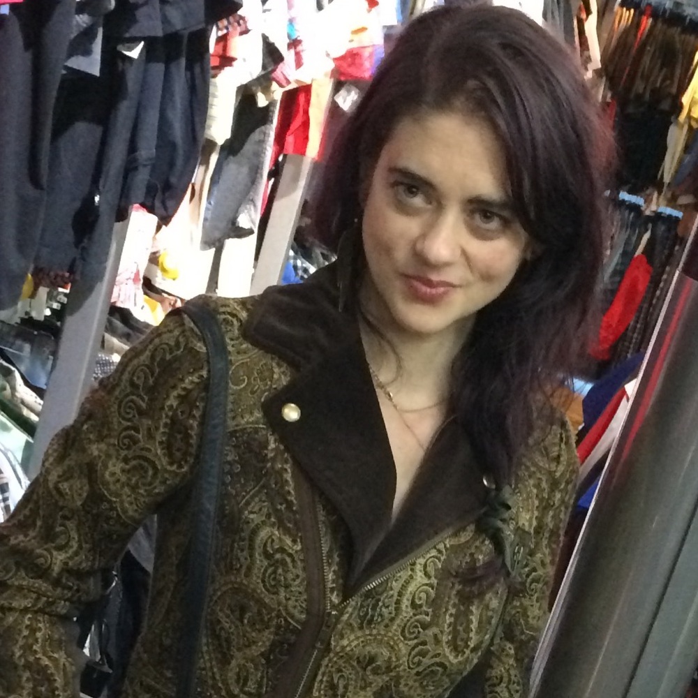 Meet your Posher, Carrie